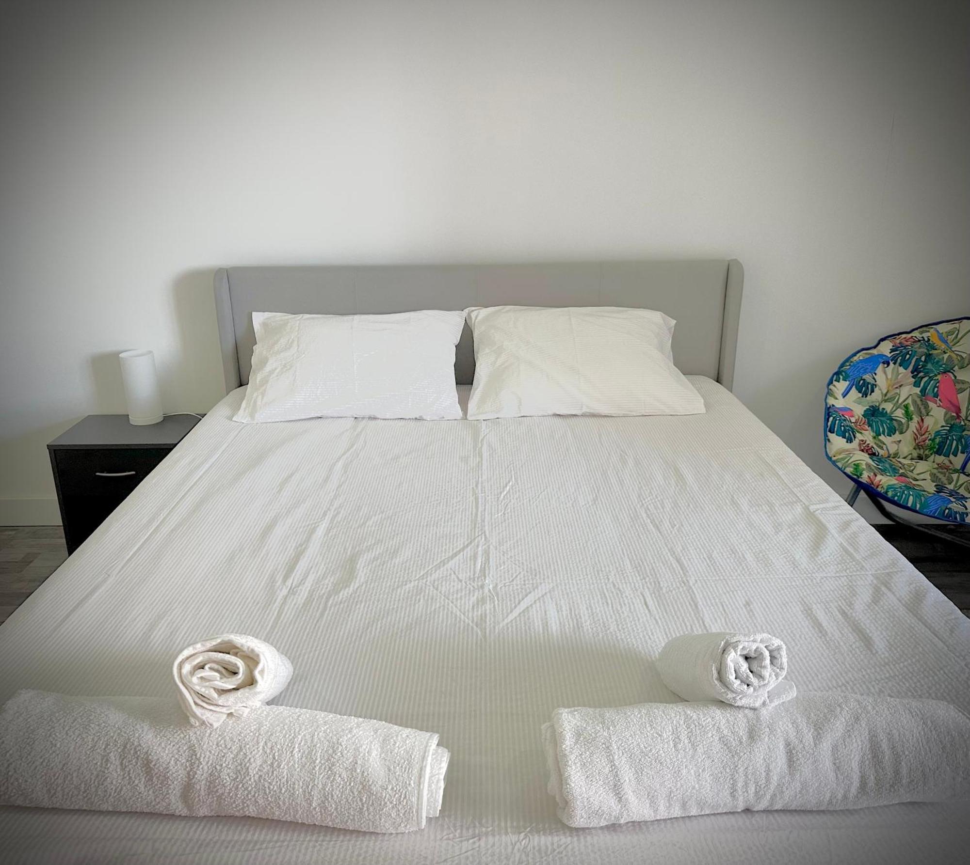 Sea View Apartment & 4 Minutes Walk To The Beach Paço de Arcos Exterior foto