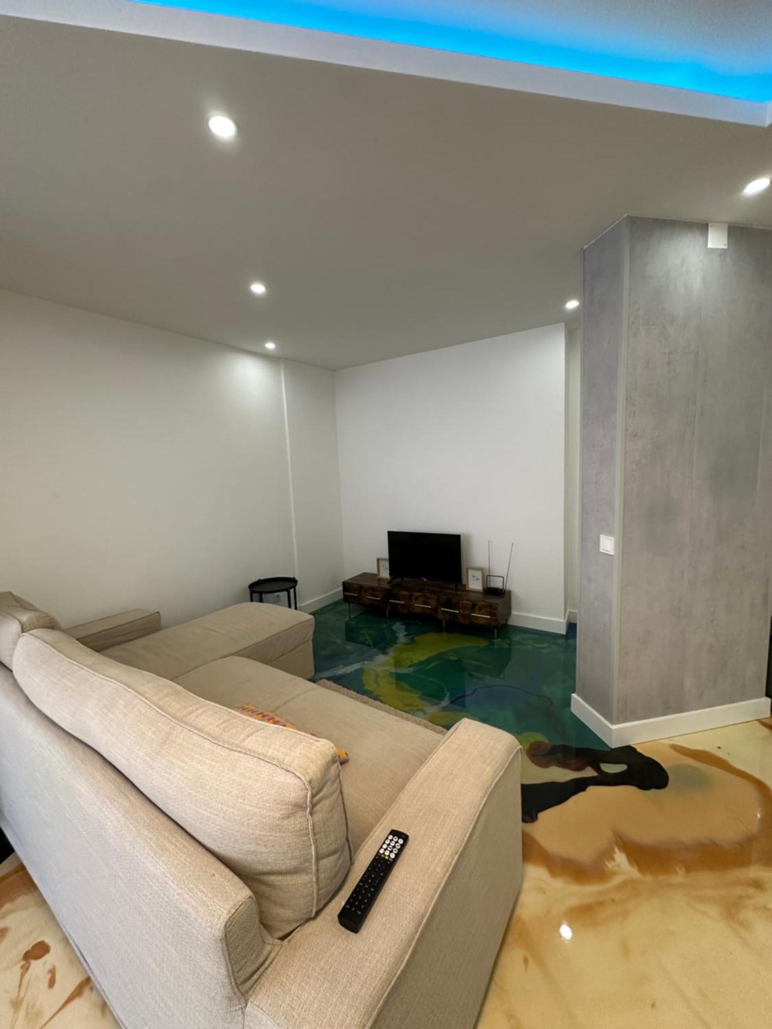 Sea View Apartment & 4 Minutes Walk To The Beach Paço de Arcos Exterior foto